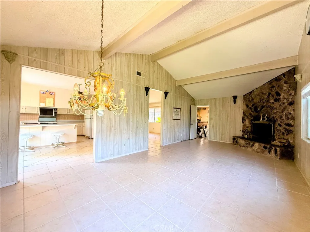 https://cdn.realtyfeed.com/cdn/127/306658049/cdd0d28068b9897a677188d919c2e464.webp