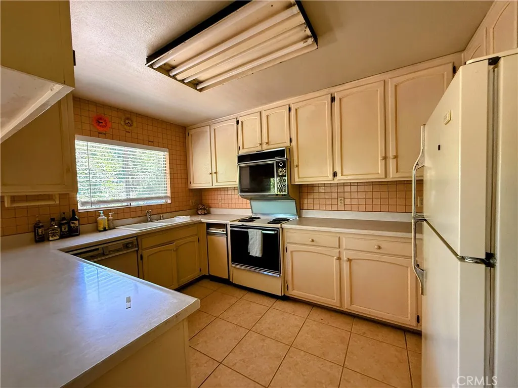 https://cdn.realtyfeed.com/cdn/127/306658049/f1297fbffaae80ffb25ae608877b2a30.webp