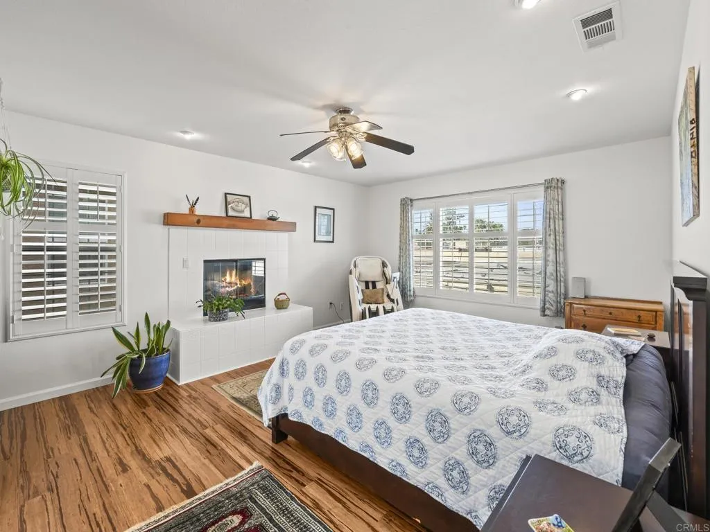 https://cdn.realtyfeed.com/cdn/127/306658133/8b3d464fe46369db79c0218065b36fa8.webp