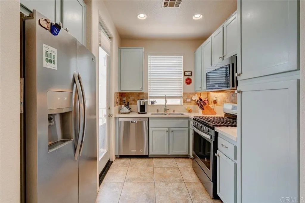 https://cdn.realtyfeed.com/cdn/127/306658135/6d1df389539bb810f17a5708897aee06.webp