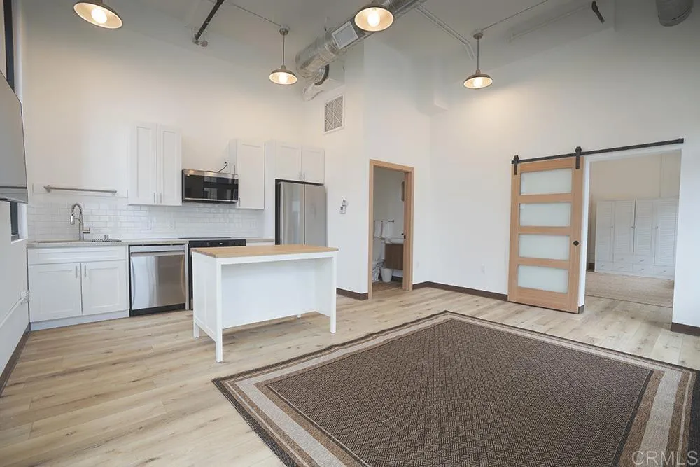 https://cdn.realtyfeed.com/cdn/127/306658138/8e08966dcd44f04a0231508882aed4c2.webp