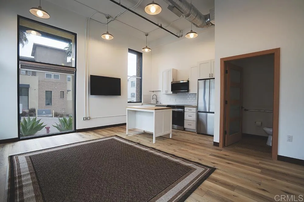 https://cdn.realtyfeed.com/cdn/127/306658146/644b6acb16ac6af3ecafea263eaa1321.webp