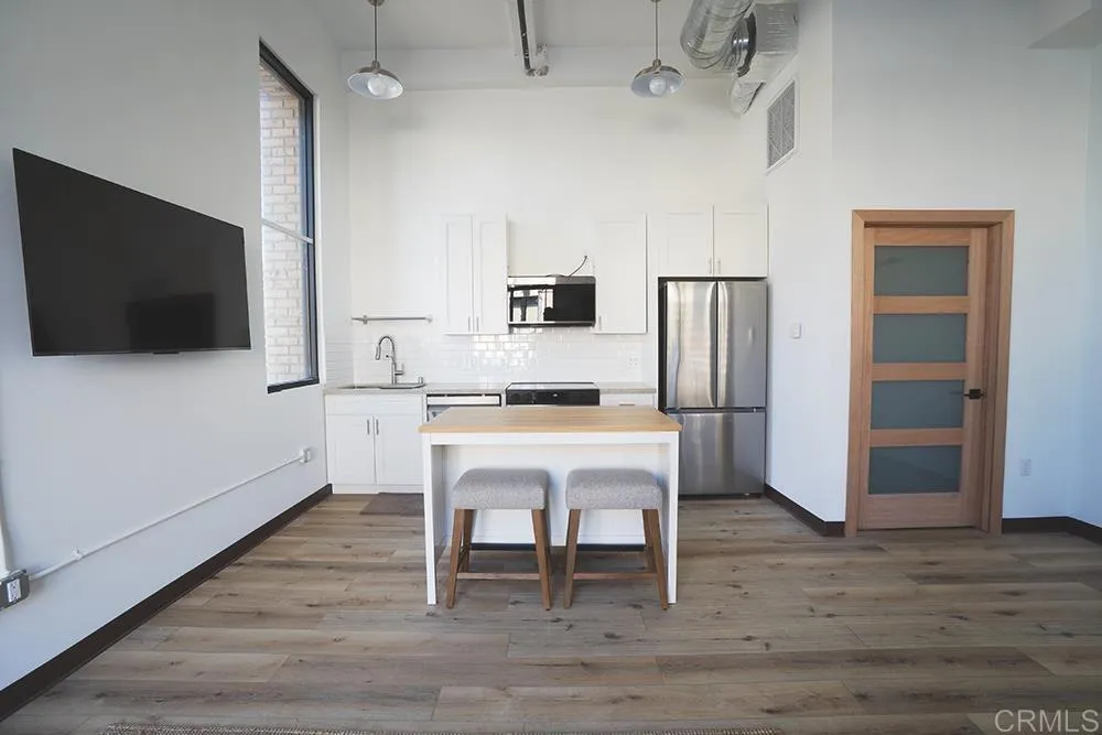 https://cdn.realtyfeed.com/cdn/127/306658146/be580f180a890f97557df180157cb5d0.webp