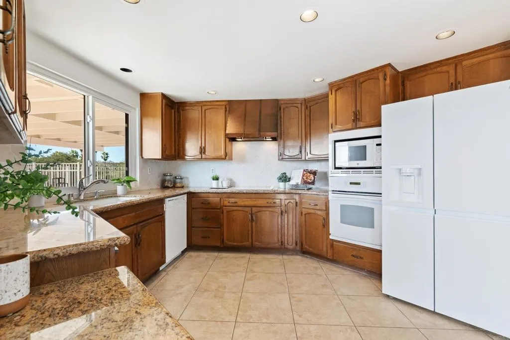 https://cdn.realtyfeed.com/cdn/127/306658166/0a13bc2e58c158c01aad98c0258392e1.webp