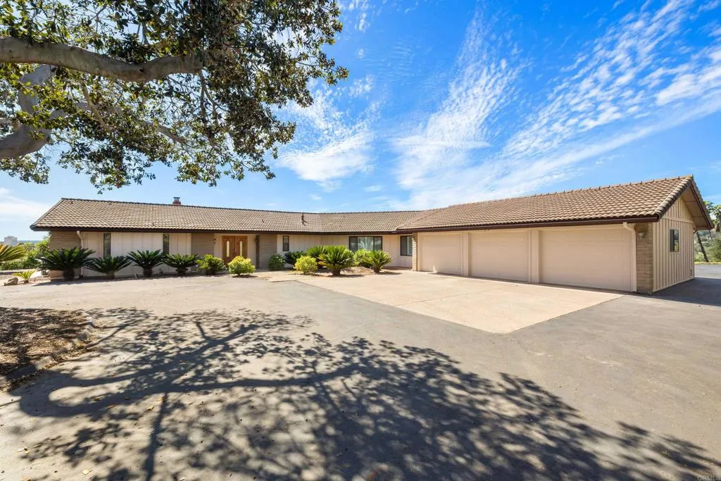 https://cdn.realtyfeed.com/cdn/127/306658166/125de7b43f05e286417305ff998b79d4.webp