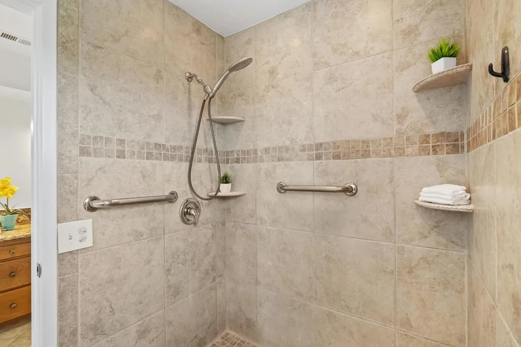 https://cdn.realtyfeed.com/cdn/127/306658166/1ea770a301489a664f00799904492b7d.webp
