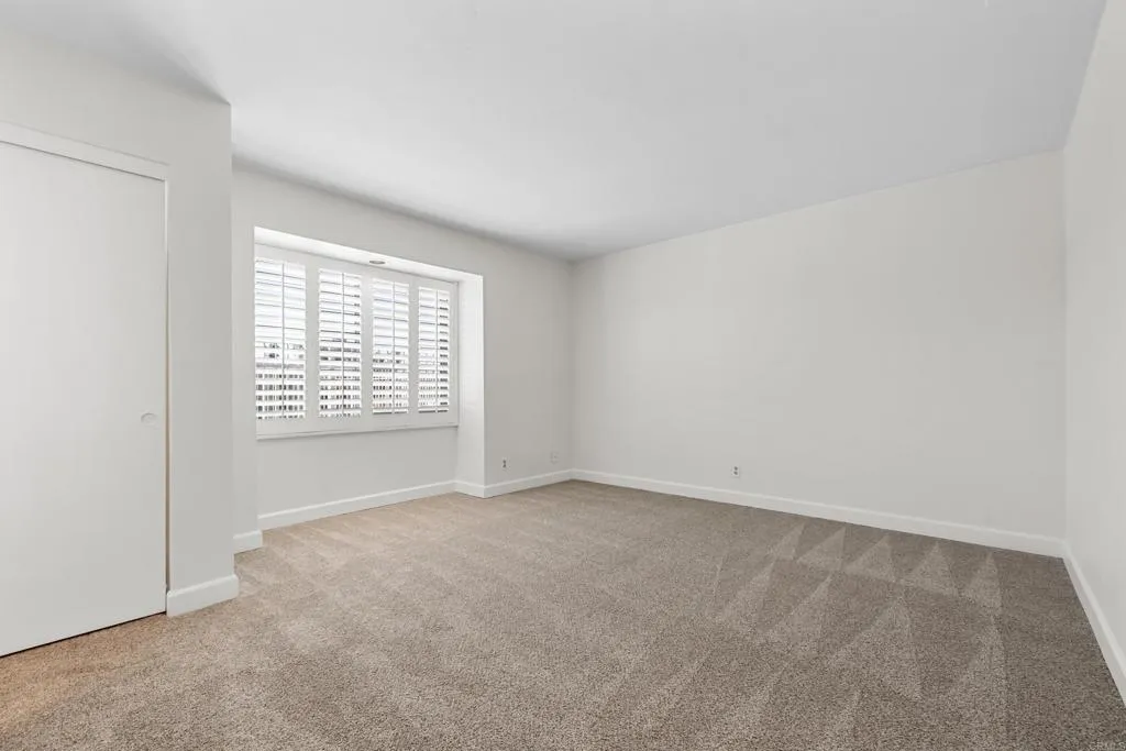 https://cdn.realtyfeed.com/cdn/127/306658166/30ed6a5488e986ca14f576e007f24650.webp