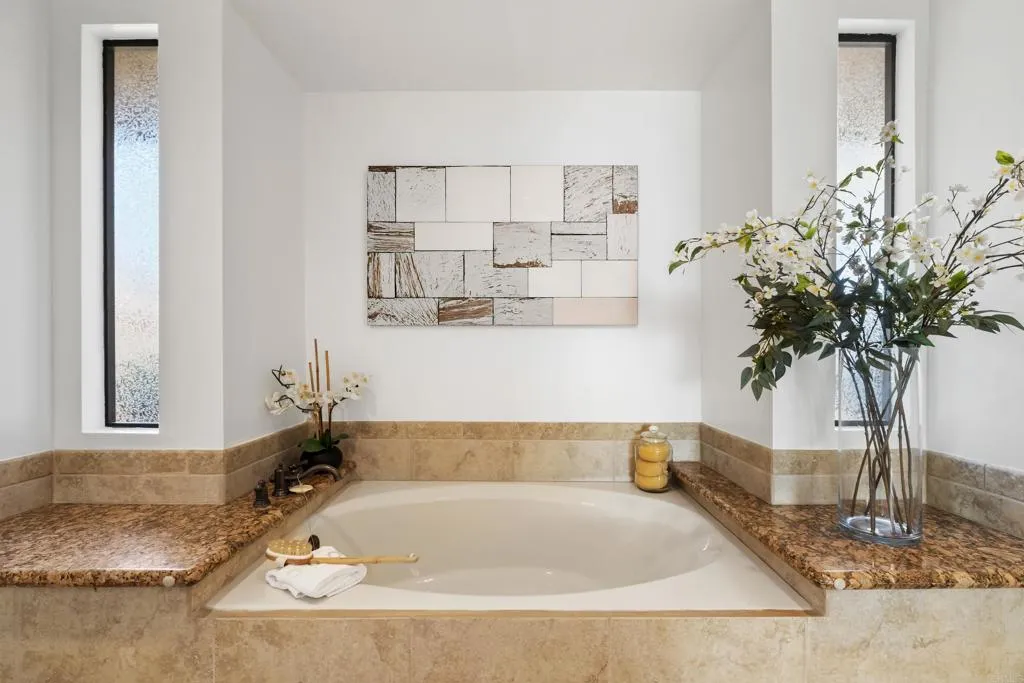 https://cdn.realtyfeed.com/cdn/127/306658166/35c4feac945a8c08c917451792b7d049.webp