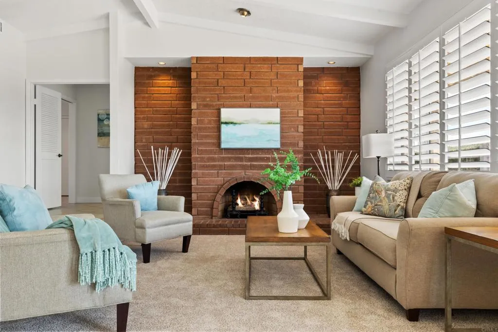 https://cdn.realtyfeed.com/cdn/127/306658166/f51012e240ee9d785e40565638609216.webp
