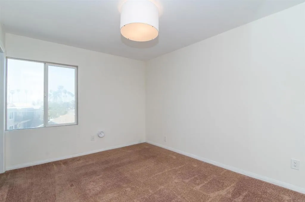 https://cdn.realtyfeed.com/cdn/127/306658194/4076f91bc784b715b81d67ce308a992e.webp