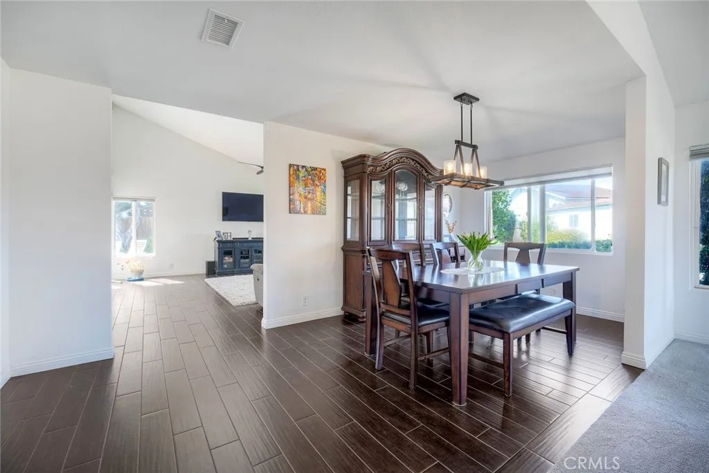 https://cdn.realtyfeed.com/cdn/127/306658242/3079be05b9e02a4116927c19c3933f5d.webp