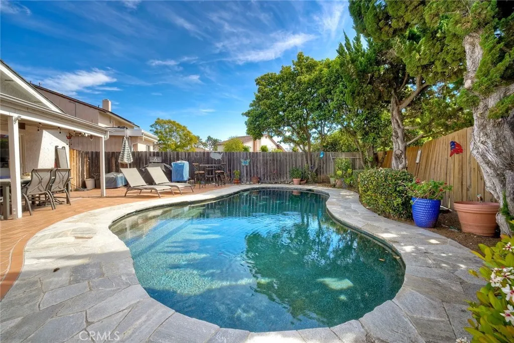 https://cdn.realtyfeed.com/cdn/127/306658242/526506387a480b76bc0ff2bd93481adb.webp