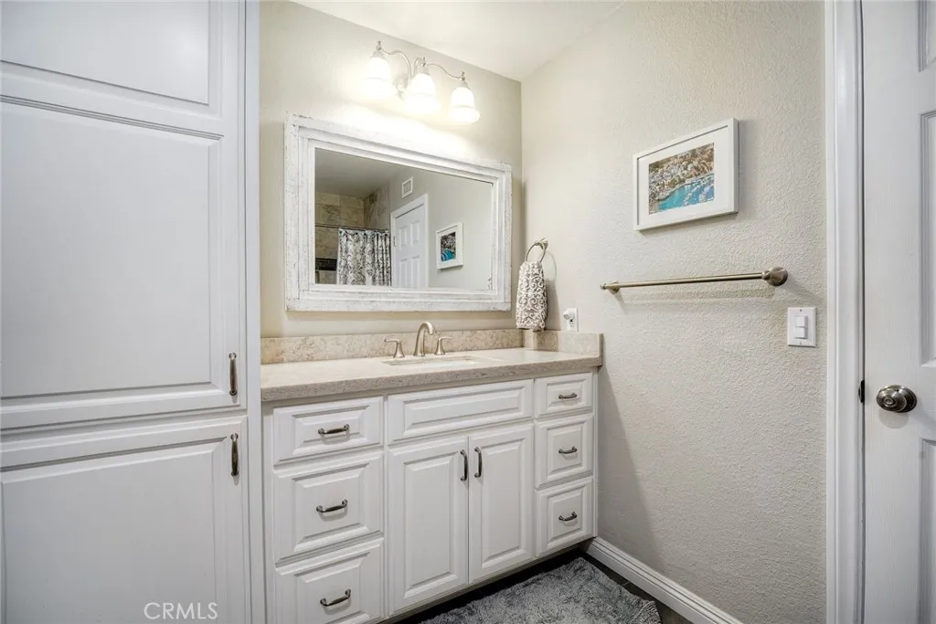 https://cdn.realtyfeed.com/cdn/127/306658242/9feb6ceae83e66aa1fd4c4f92abd9854.webp