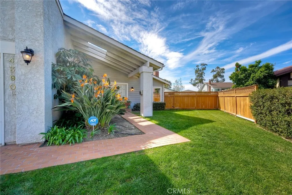 https://cdn.realtyfeed.com/cdn/127/306658242/a8f436531e84ac263a105053bd15c06b.webp