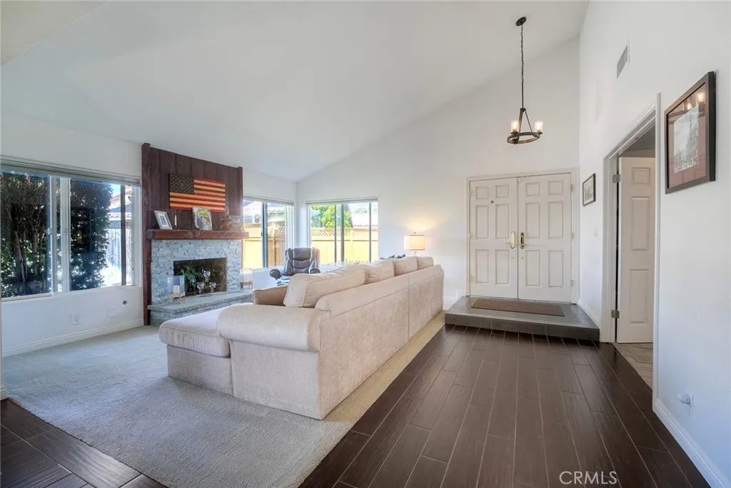 https://cdn.realtyfeed.com/cdn/127/306658242/fab7787bc8e9f4c4976cb20ade5e3fa8.webp