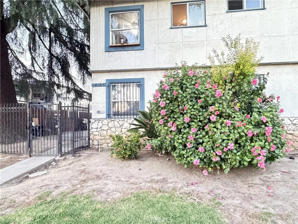 Northridge, CA 91325