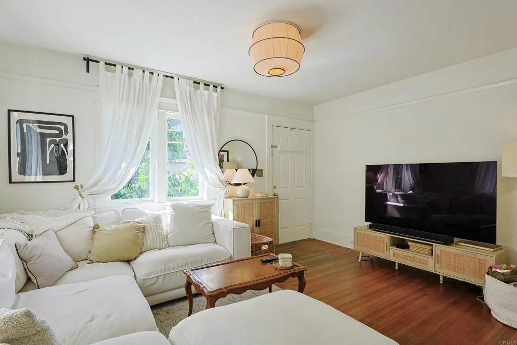 https://cdn.realtyfeed.com/cdn/127/306658296/41c434de58a57914d2ca365ce6a621b2.webp
