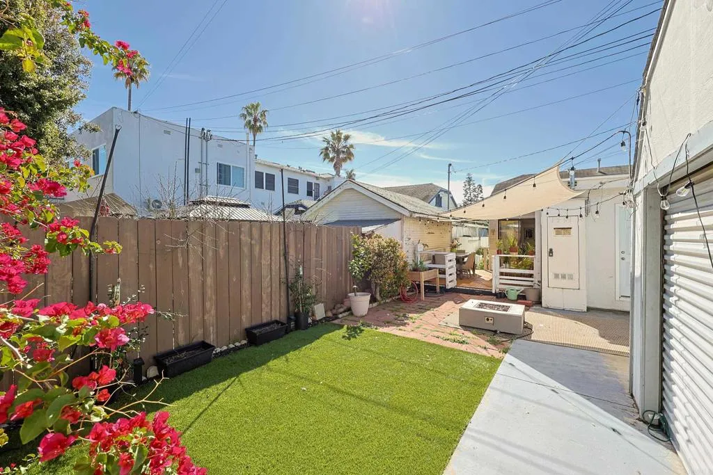 https://cdn.realtyfeed.com/cdn/127/306658296/9af178da4ed9f612ed08156d2c5260d8.webp