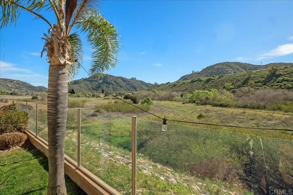 https://cdn.realtyfeed.com/cdn/127/306658335/51d98d04d1848369568bb8c5cd8372dc.webp