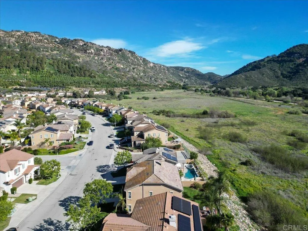 https://cdn.realtyfeed.com/cdn/127/306658335/c65f7f712ac12842129bef3dbc54e7f7.webp
