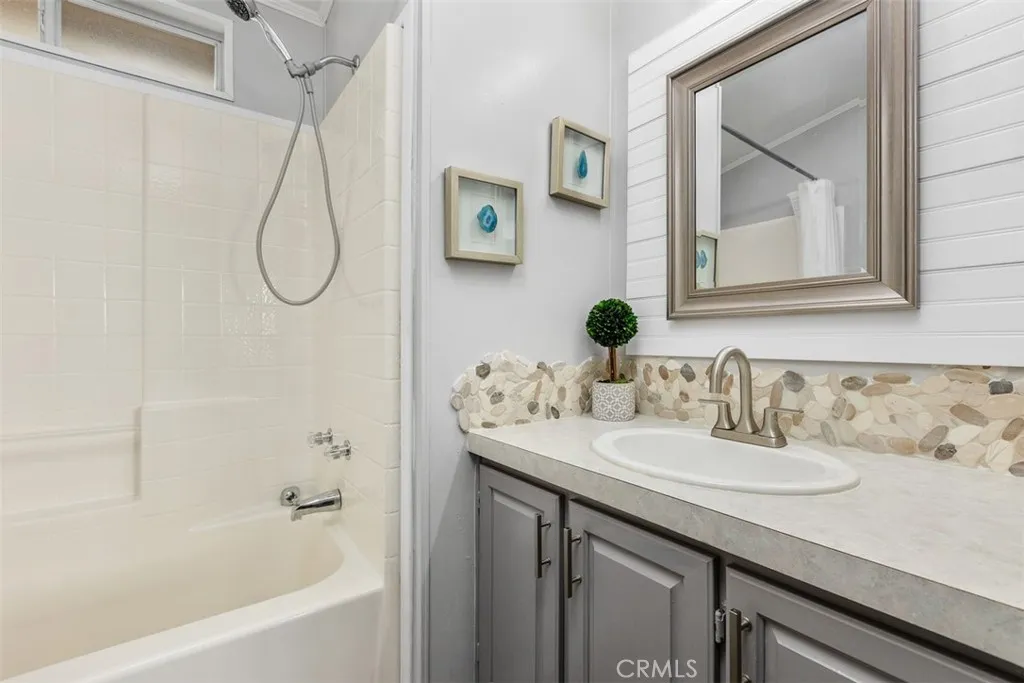 https://cdn.realtyfeed.com/cdn/127/306658458/60497b35a81c5af74efea78015f8aeae.webp