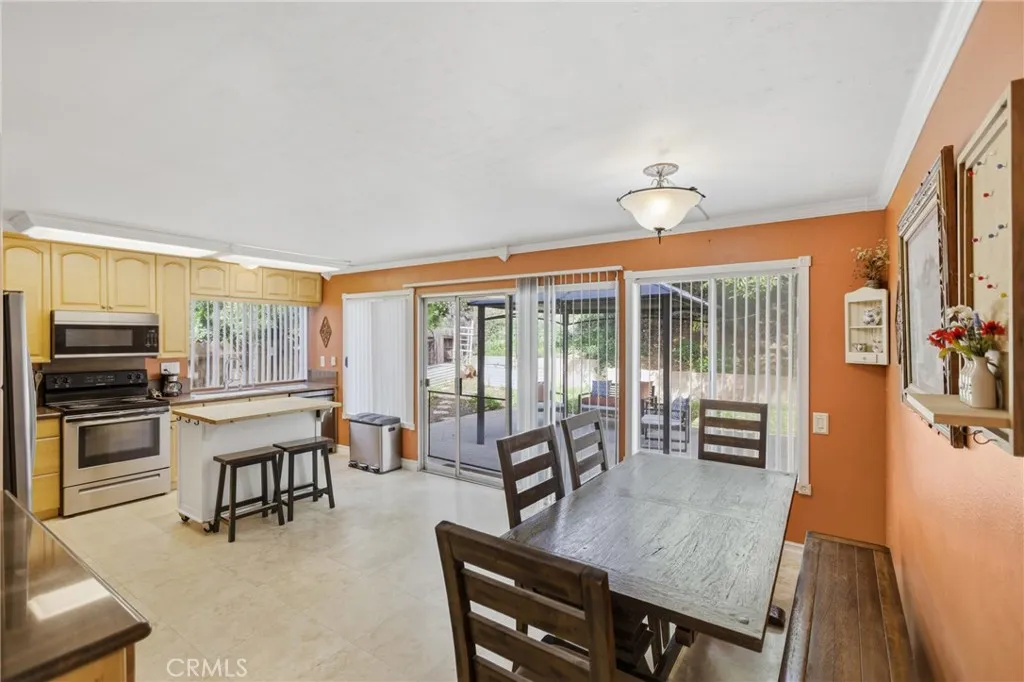 https://cdn.realtyfeed.com/cdn/127/306658492/a204f2620cbb4d1a892269c861ec66dd.webp