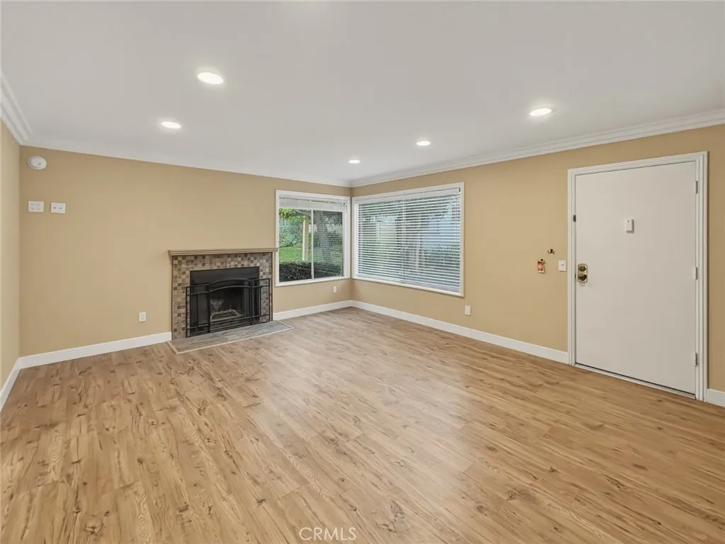 18408 Hatteras 19