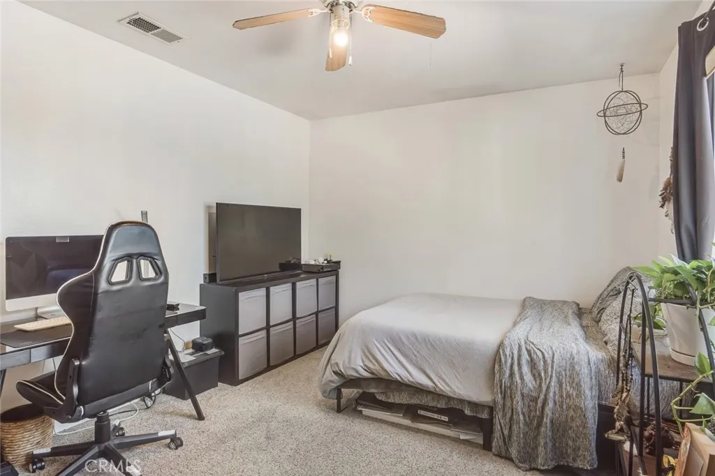 https://cdn.realtyfeed.com/cdn/127/306658589/14bdf41d1d3135245fad5057a3f11fb3.webp