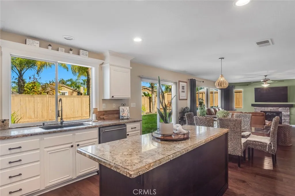 https://cdn.realtyfeed.com/cdn/127/306658589/61f60408dfe971c3eff0c5c6a6af8837.webp