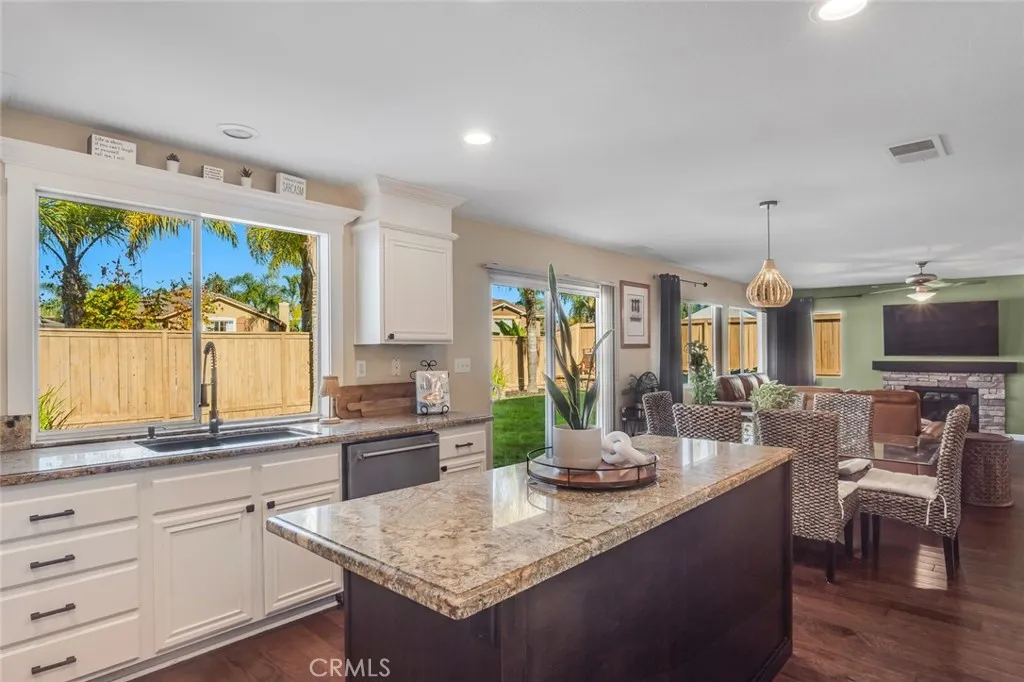 https://cdn.realtyfeed.com/cdn/127/306658589/81f4d6adaea8e22e343a91423f4e525f.webp