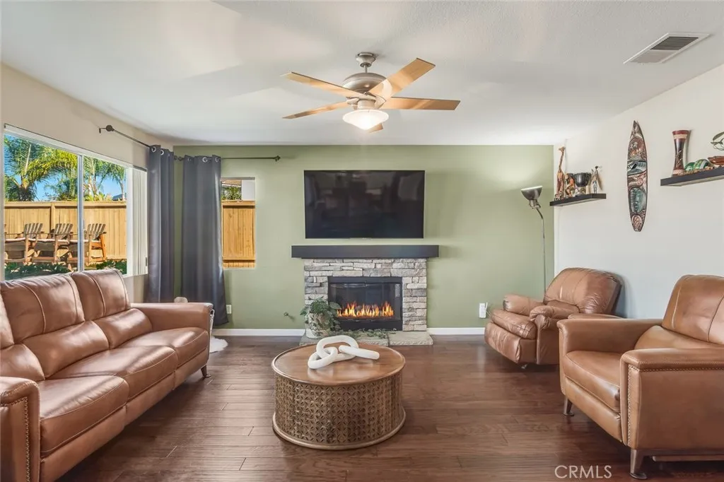 https://cdn.realtyfeed.com/cdn/127/306658589/881933079143e592cdaf22229f102417.webp