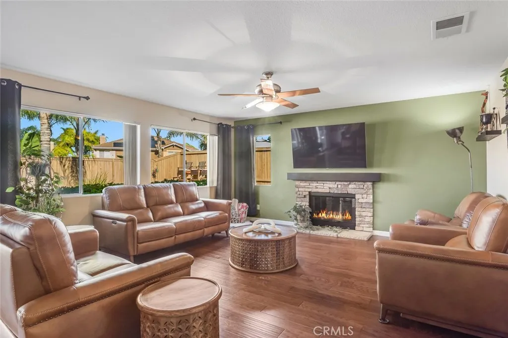 https://cdn.realtyfeed.com/cdn/127/306658589/ba44843bb9eecfec1a9a0c2b6bd4f04d.webp