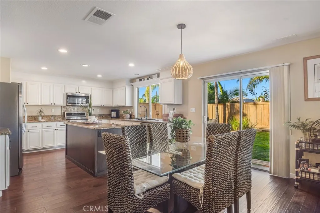https://cdn.realtyfeed.com/cdn/127/306658589/c990c45027068beb0baf653448bdc5b0.webp
