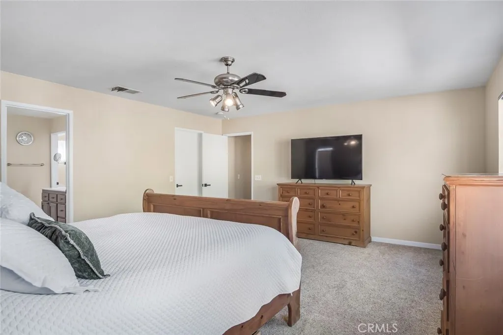 https://cdn.realtyfeed.com/cdn/127/306658589/f5da5facfd5e7fc7e5d3b5cd733d4be8.webp