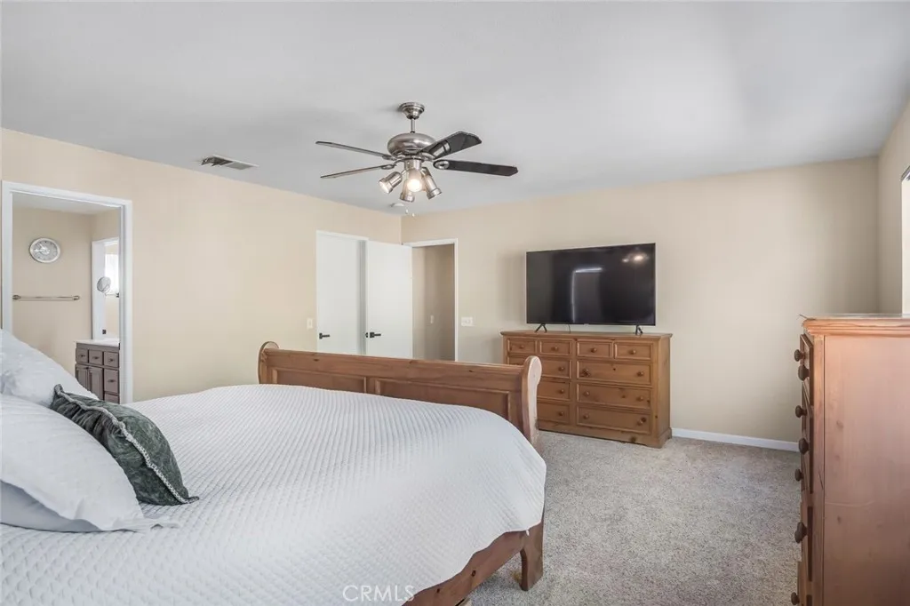 https://cdn.realtyfeed.com/cdn/127/306658589/fdaec251e3396c65bc8fa15f16bd8c2c.webp