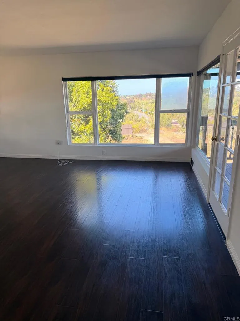 https://cdn.realtyfeed.com/cdn/127/306658863/9e3e843ac245ca6fefe21dcfc9b82102.webp