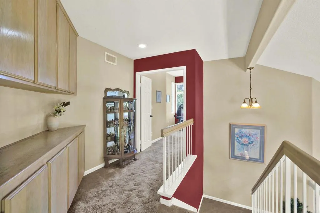 https://cdn.realtyfeed.com/cdn/127/306658867/387099793c97bfd97a1b98dd07d247ce.webp