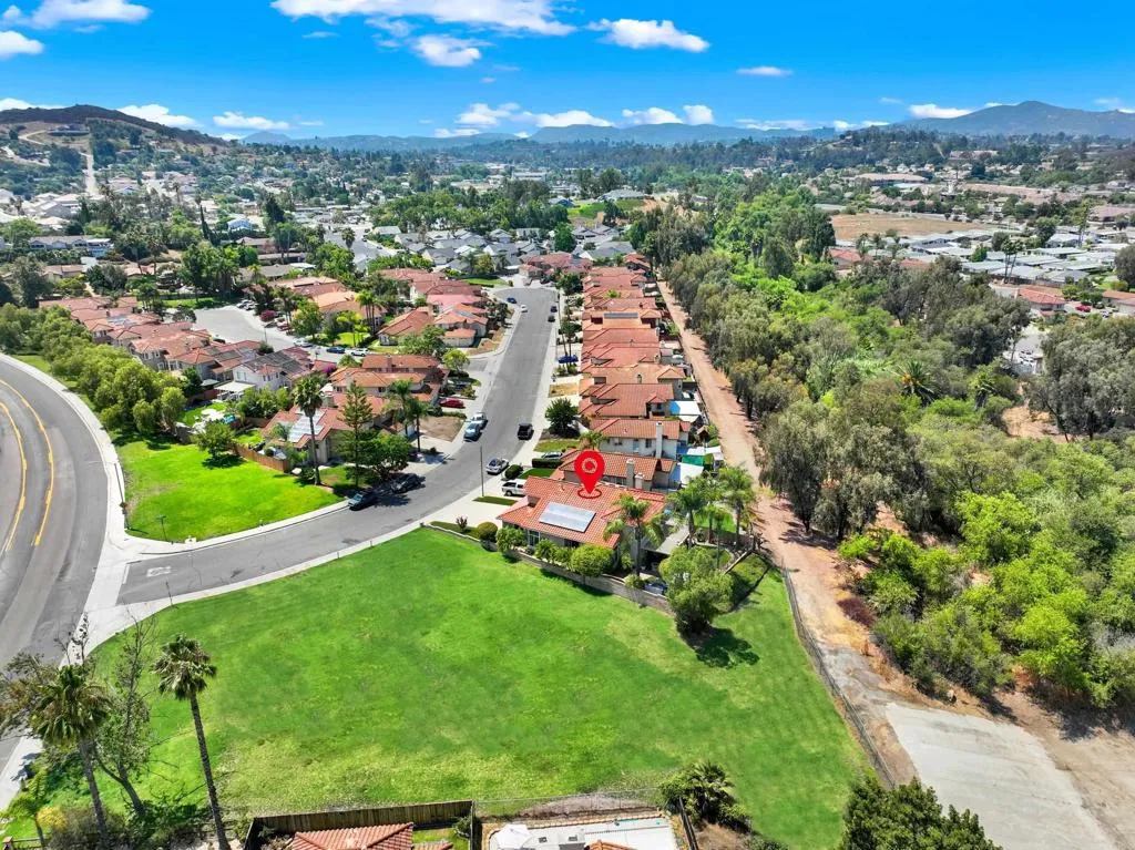 https://cdn.realtyfeed.com/cdn/127/306658867/fb436804b2888f05ad5e8b4edd3ab14c.webp