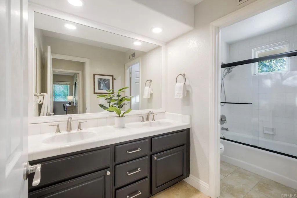 https://cdn.realtyfeed.com/cdn/127/306658872/05ec5ff551502382f303e3dfab7d7d24.webp