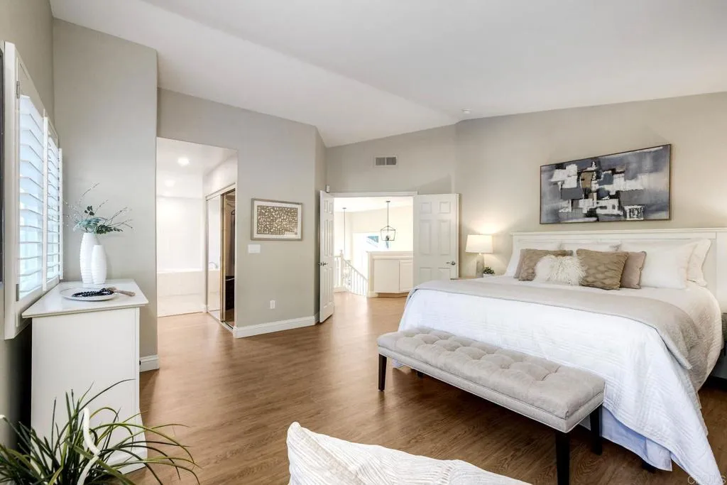 https://cdn.realtyfeed.com/cdn/127/306658872/250ca87ac3dbd6fbe349187d500b8b7c.webp