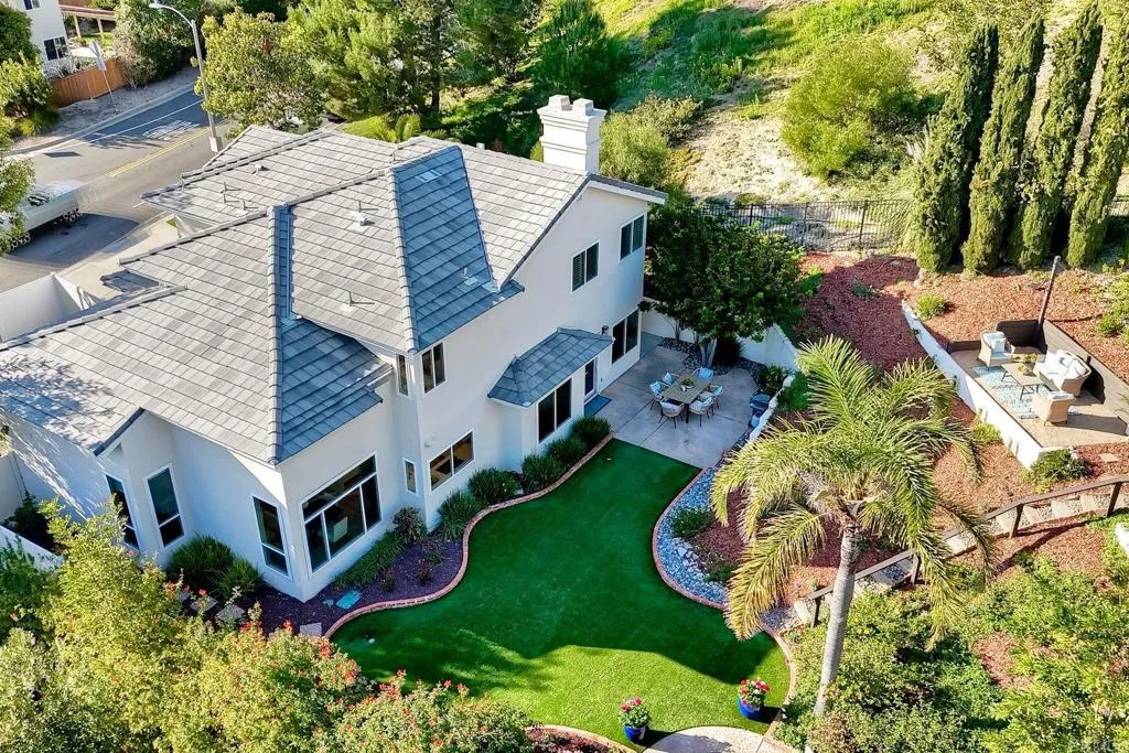 https://cdn.realtyfeed.com/cdn/127/306658872/2b1f2ce6f4c0c31a0396a901d9380bac.webp