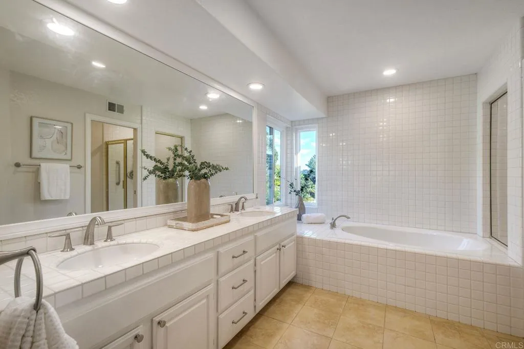 https://cdn.realtyfeed.com/cdn/127/306658872/8ecc8812da439ad4203a22bc5554f5f5.webp