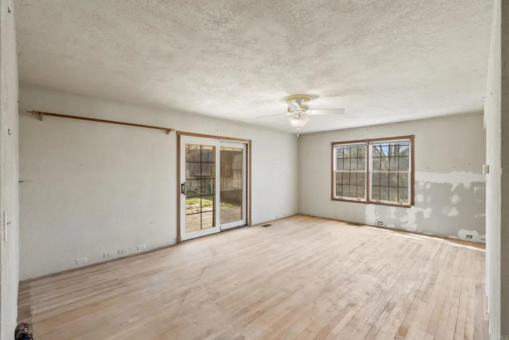https://cdn.realtyfeed.com/cdn/127/306658875/1260e73f67a392099bfe6c46e089658b.webp