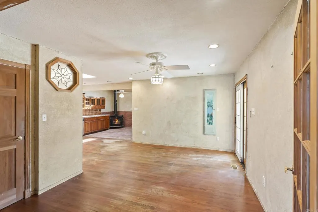 https://cdn.realtyfeed.com/cdn/127/306658875/1f31af9aa9955b88ad31e306c868a838.webp