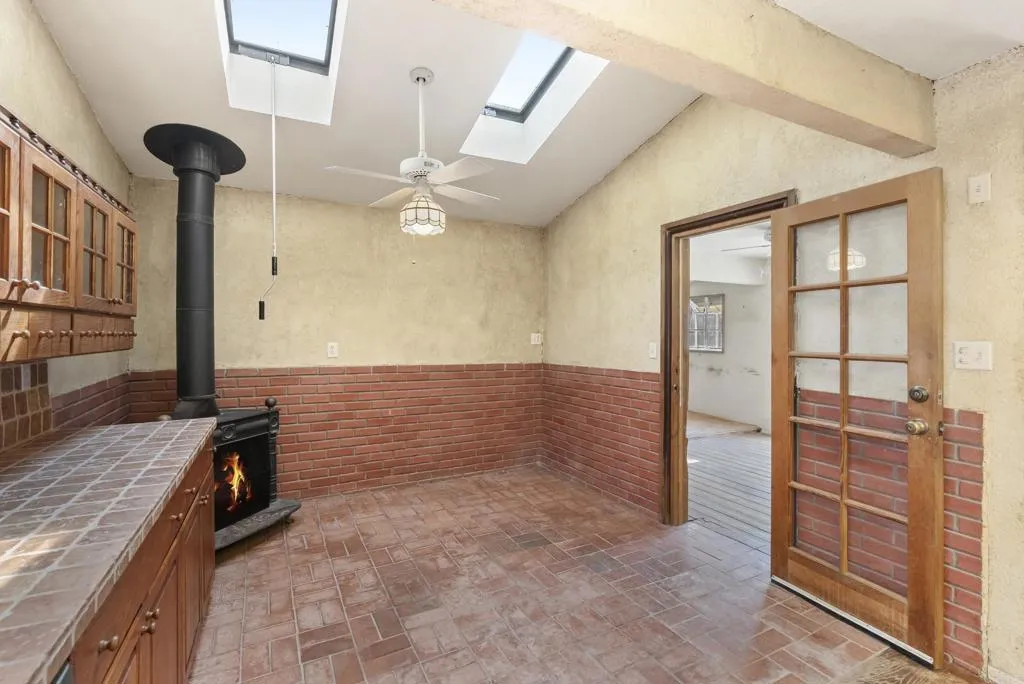 https://cdn.realtyfeed.com/cdn/127/306658875/c0064ba0bfda1be51a0c40193b8f05c9.webp