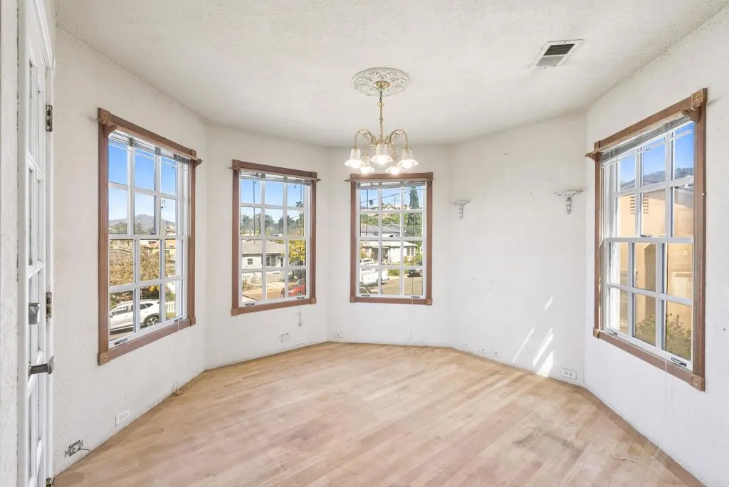 https://cdn.realtyfeed.com/cdn/127/306658875/dbb304e5f7f7766788496d28b56a7c06.webp