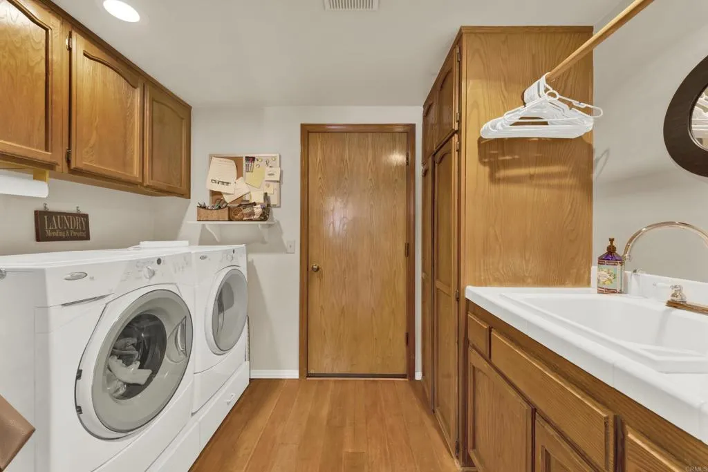 https://cdn.realtyfeed.com/cdn/127/306658930/24b6747cdc01c80c7d4ad5c7e37b37c9.webp