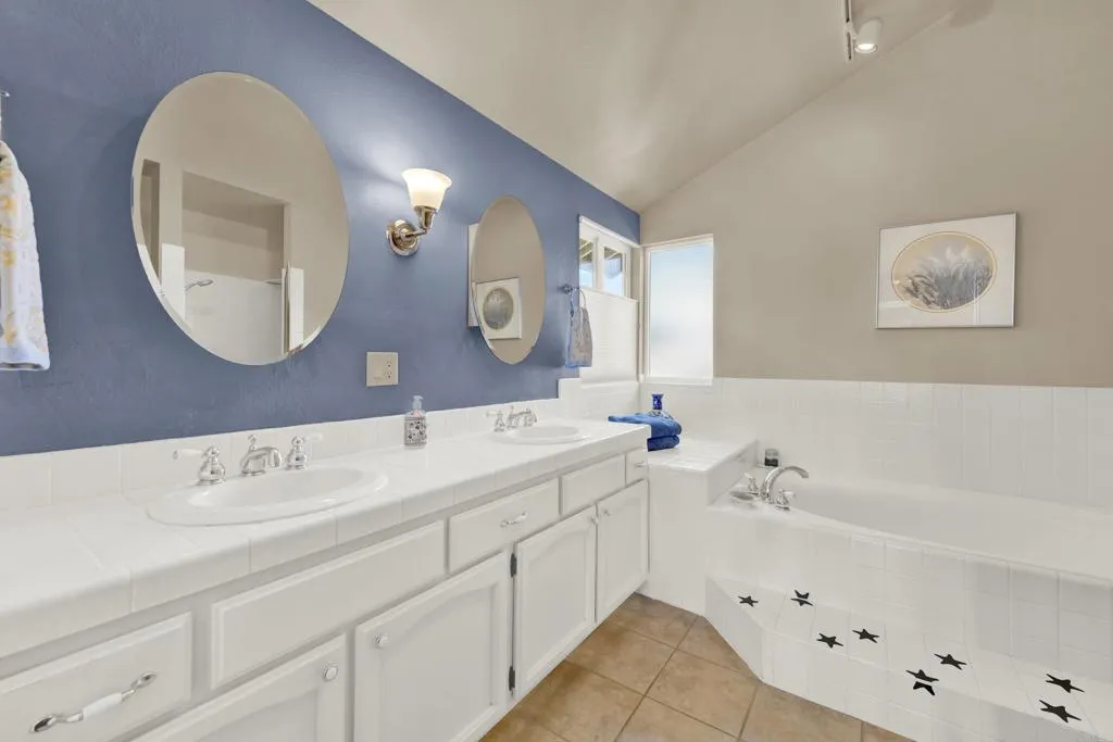 https://cdn.realtyfeed.com/cdn/127/306658930/81096034cbc5d535910daa5ecafba8b7.webp