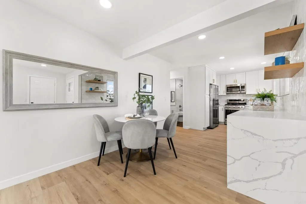 https://cdn.realtyfeed.com/cdn/127/306658931/322a91ca8ff34c71632885667b2fb8d2.webp