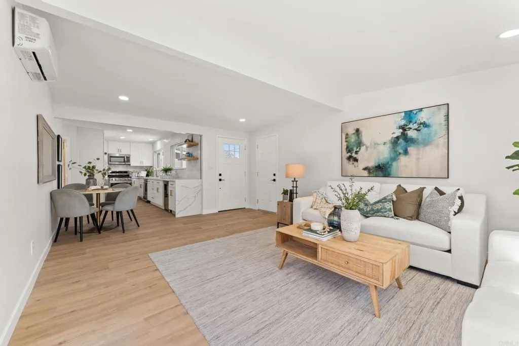 https://cdn.realtyfeed.com/cdn/127/306658931/92dbe4984f203a59e28681bac94aa446.webp
